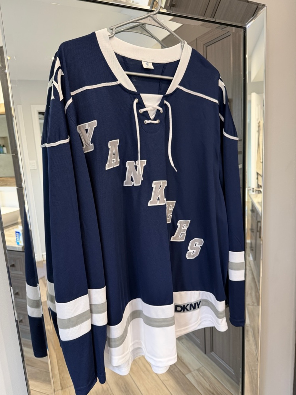 Yankees commemaritve hockey jersey